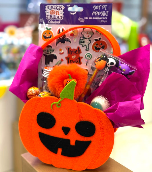 Set cancelleria Halloween con Omaggio - Colourbook